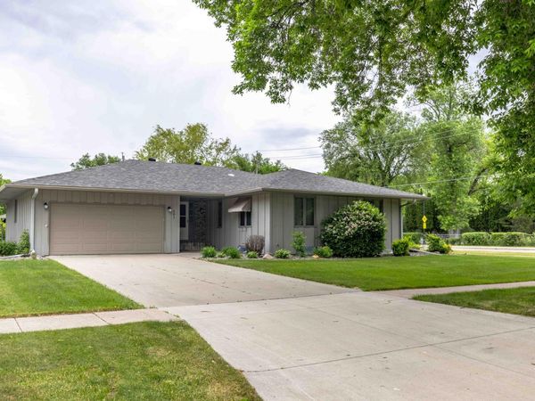 501 23rd Avenue S, Fargo, ND 58103