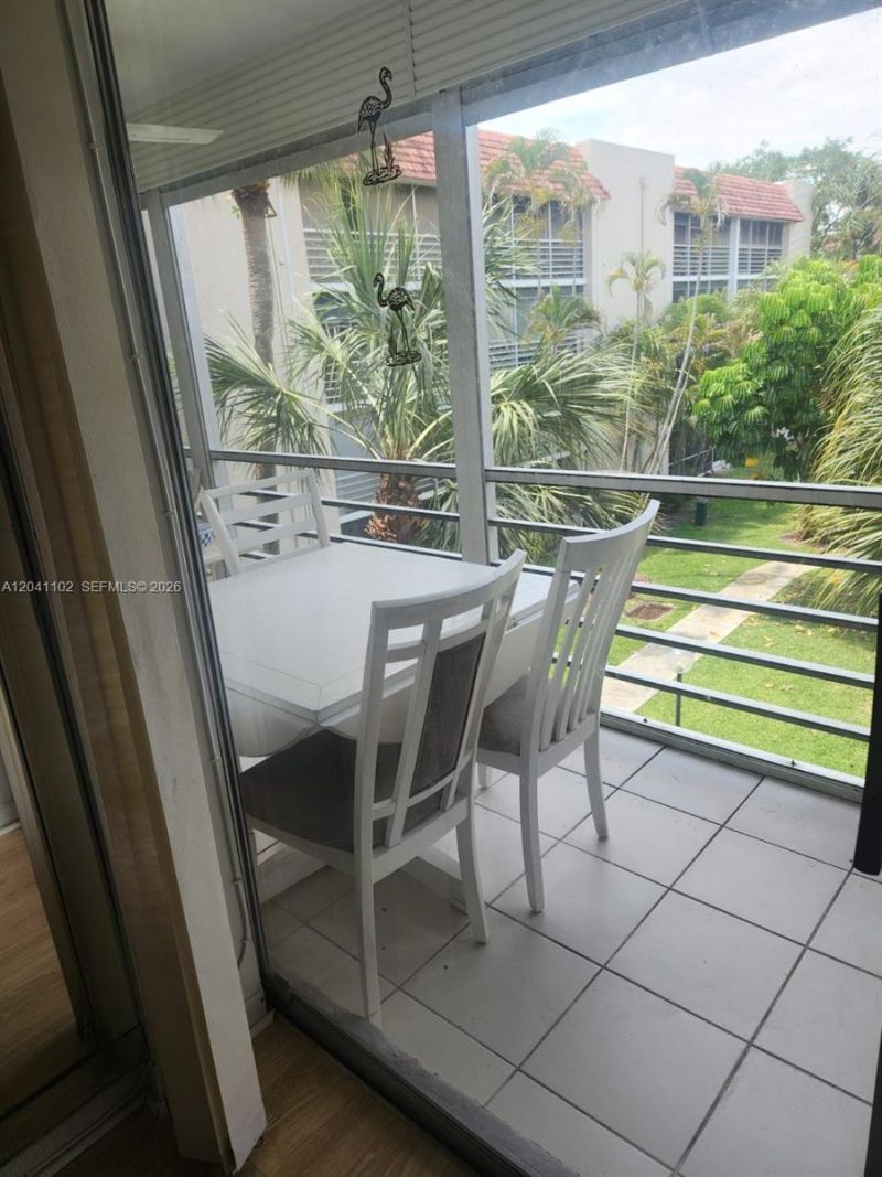 3571 Inverrary Dr , Unit 307, Lauderhill, FL 33319 Photo