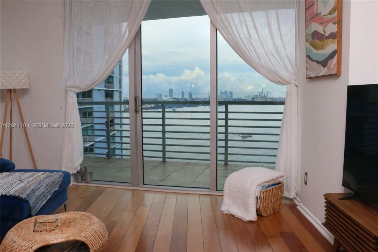 325 S Biscayne Blvd, Unit 1523, Miami, FL 33131 Photo
