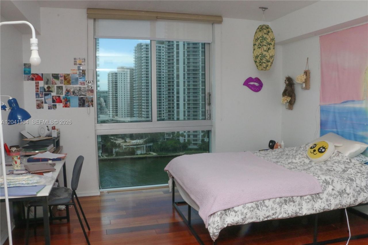 325 S Biscayne Blvd, Unit 1523, Miami, FL 33131 Photo