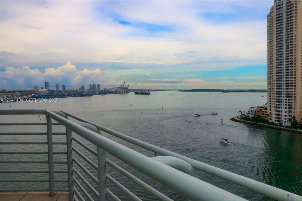 325 S Biscayne Blvd, Unit 1523, Miami, FL 33131 Photo