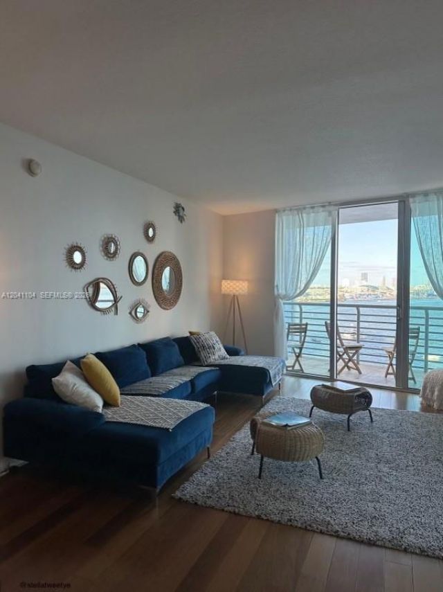325 S Biscayne Blvd, Unit 1523, Miami, FL 33131 Photo