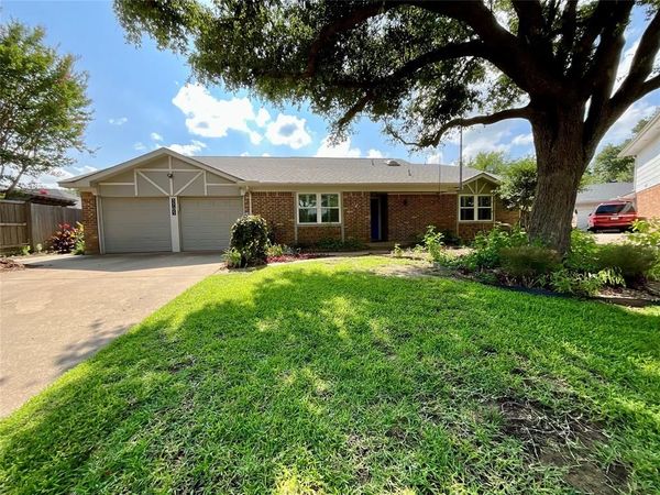 3705 Cobblestone Court, Bedford, TX 76021