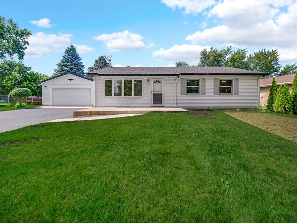433 Nantucket Road , Valparaiso, IN 46385