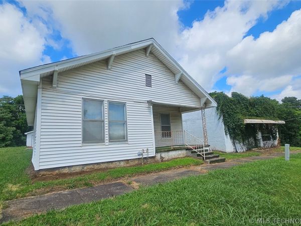 831 Altamont Street , Muskogee, OK 74401
