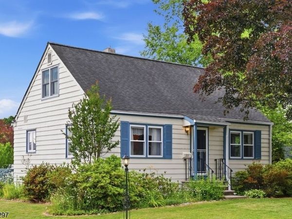 221 W Prospect St, South Bound Brook, NJ 08880