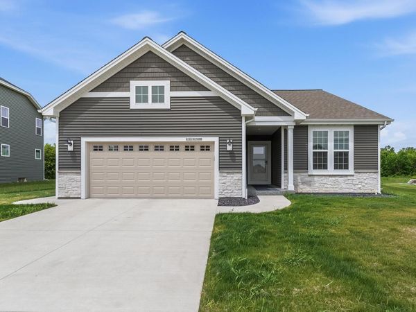 N161W21868 Daisy DRIVE, Jackson, WI 53037