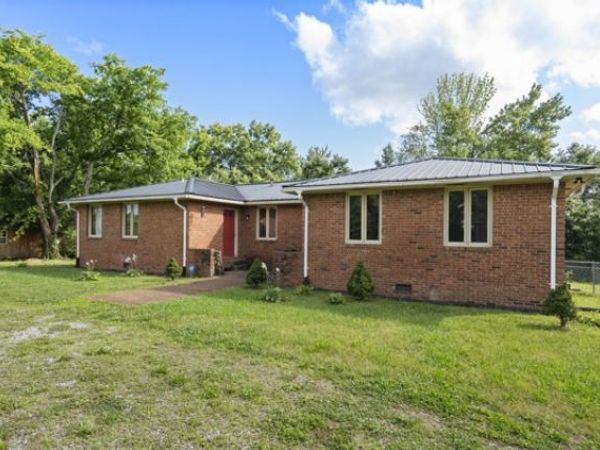 384 Columbia Ave , Centerville, TN 37033