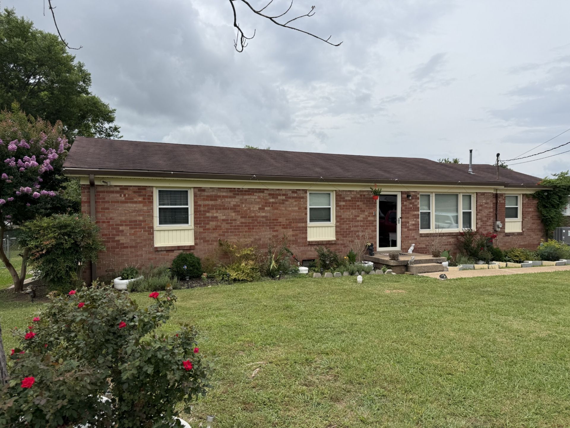 424 Sam Houston Dr, Lebanon, TN 37087 Main Photo