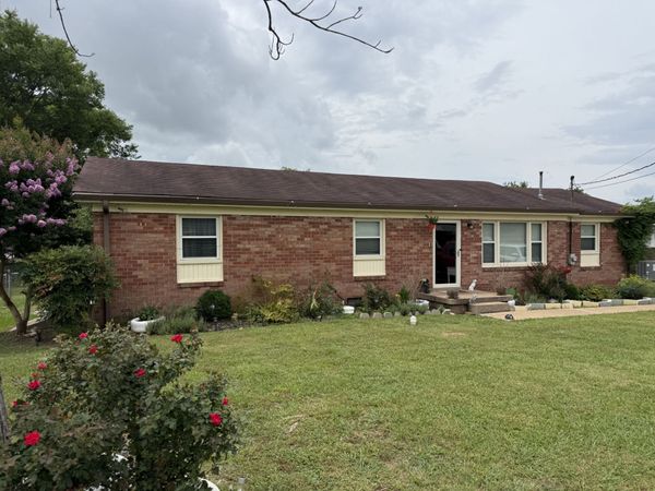 424 Sam Houston Dr, Lebanon, TN 37087