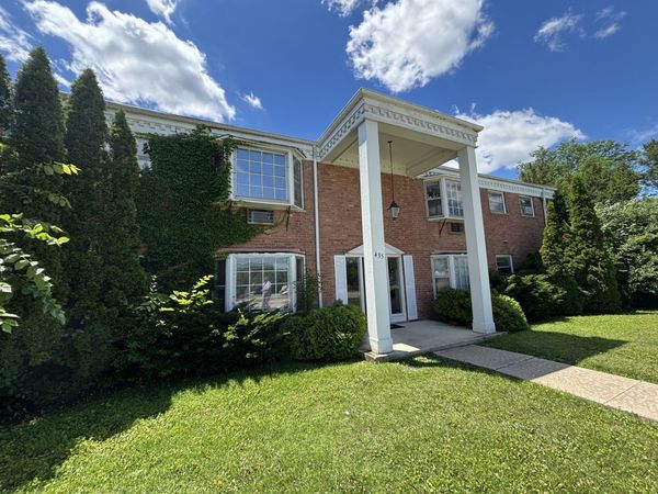 435 Burlington Avenue , Unit 4, Downers Grove, IL 60515