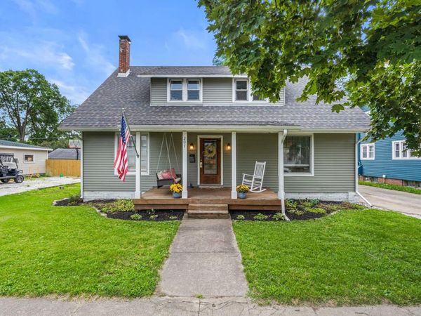 207 E Main Street , Monticello, IL 61856