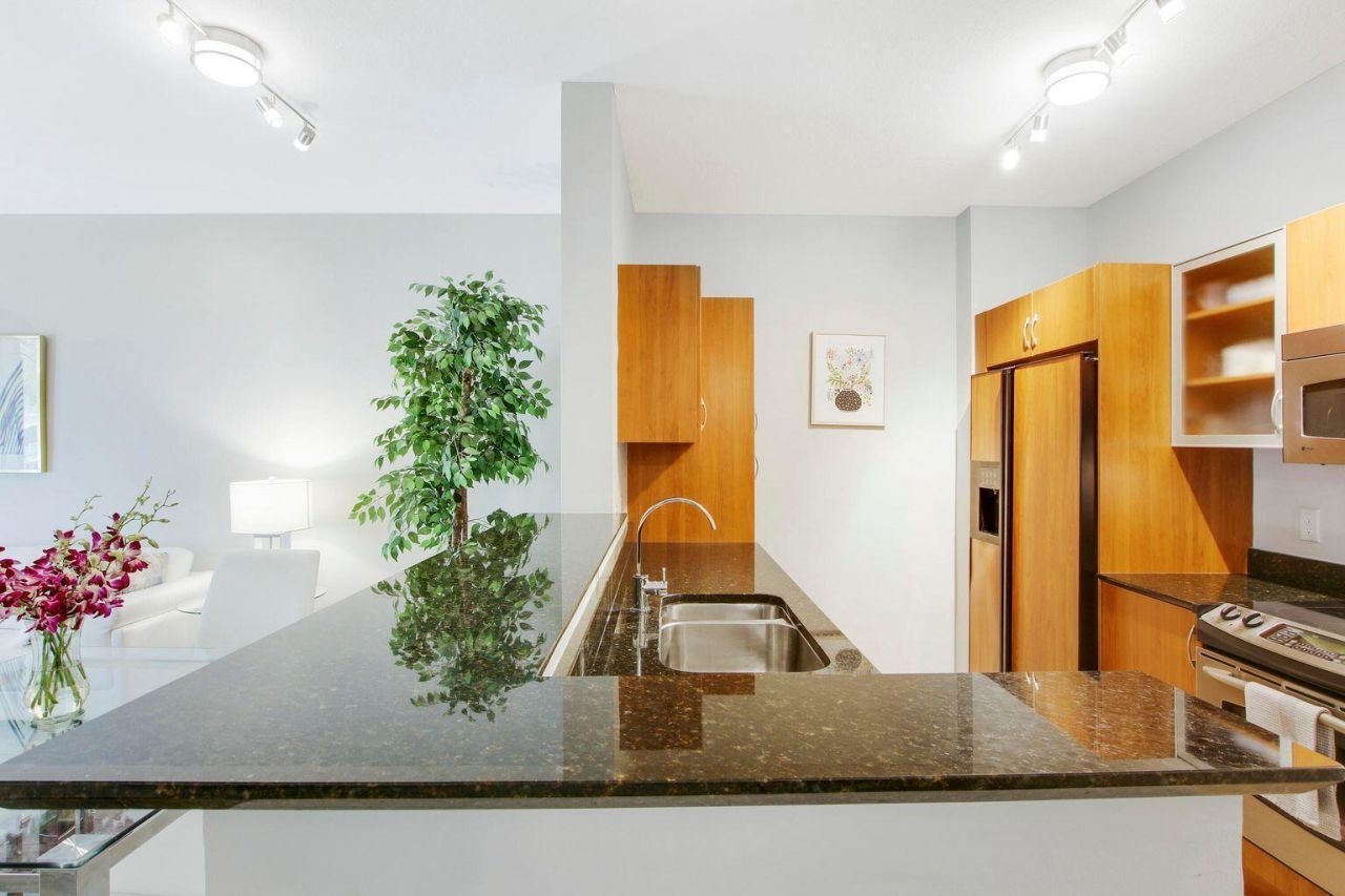 802 W Windward Way, Unit 206, Lantana, FL 33462 Photo