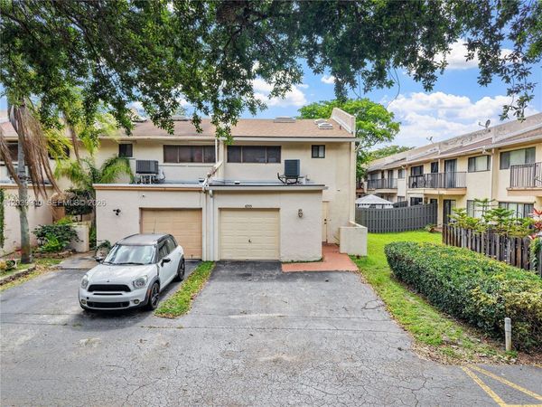 4293 N 76th Ave , Davie, FL 33024