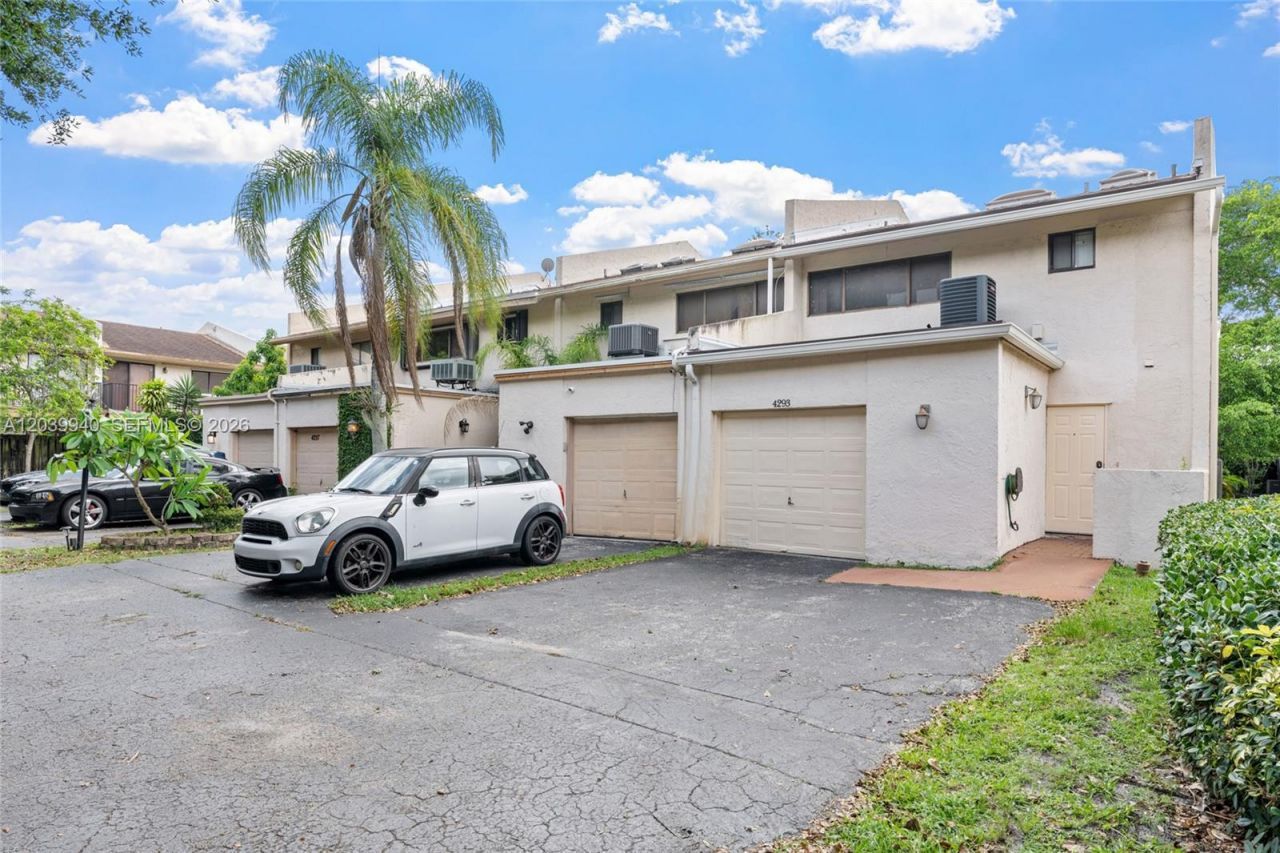 4293 N 76th Ave , Davie, FL 33024 Photo