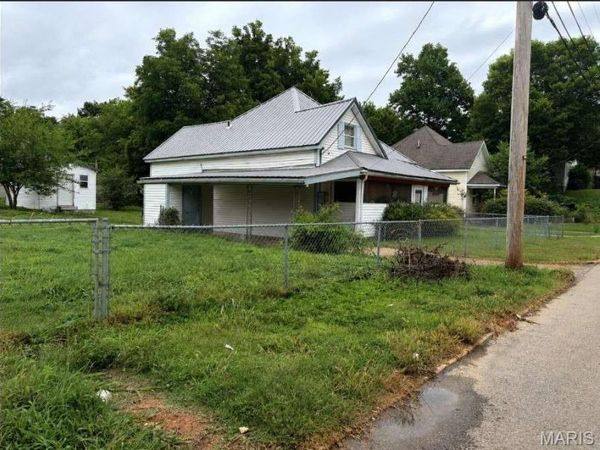 1005 Spring Street , Poplar Bluff, MO 63901