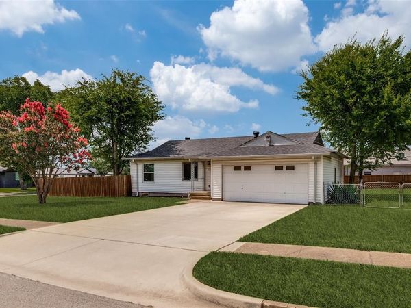 202 W Cherry Street, Duncanville, TX 75116