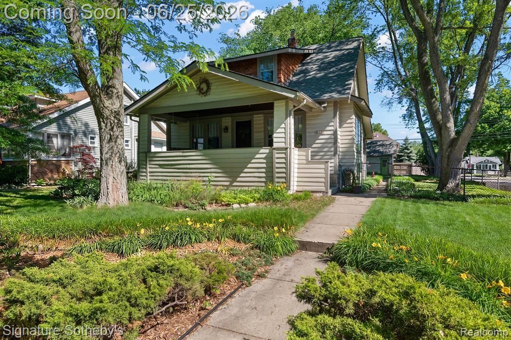 233 E Farnum Avenue, Royal Oak, MI 48067 Main Photo