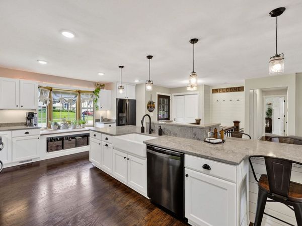 542 Woodview Drive, Sun Prairie, WI 53590