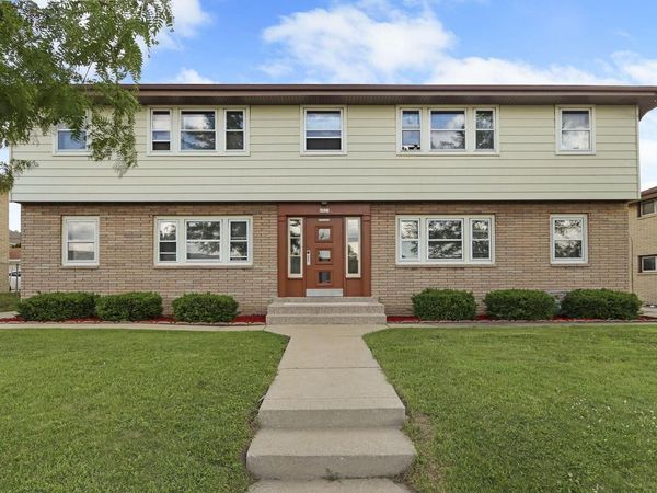 6823 W Wedgewood DRIVE, Milwaukee, WI 53220