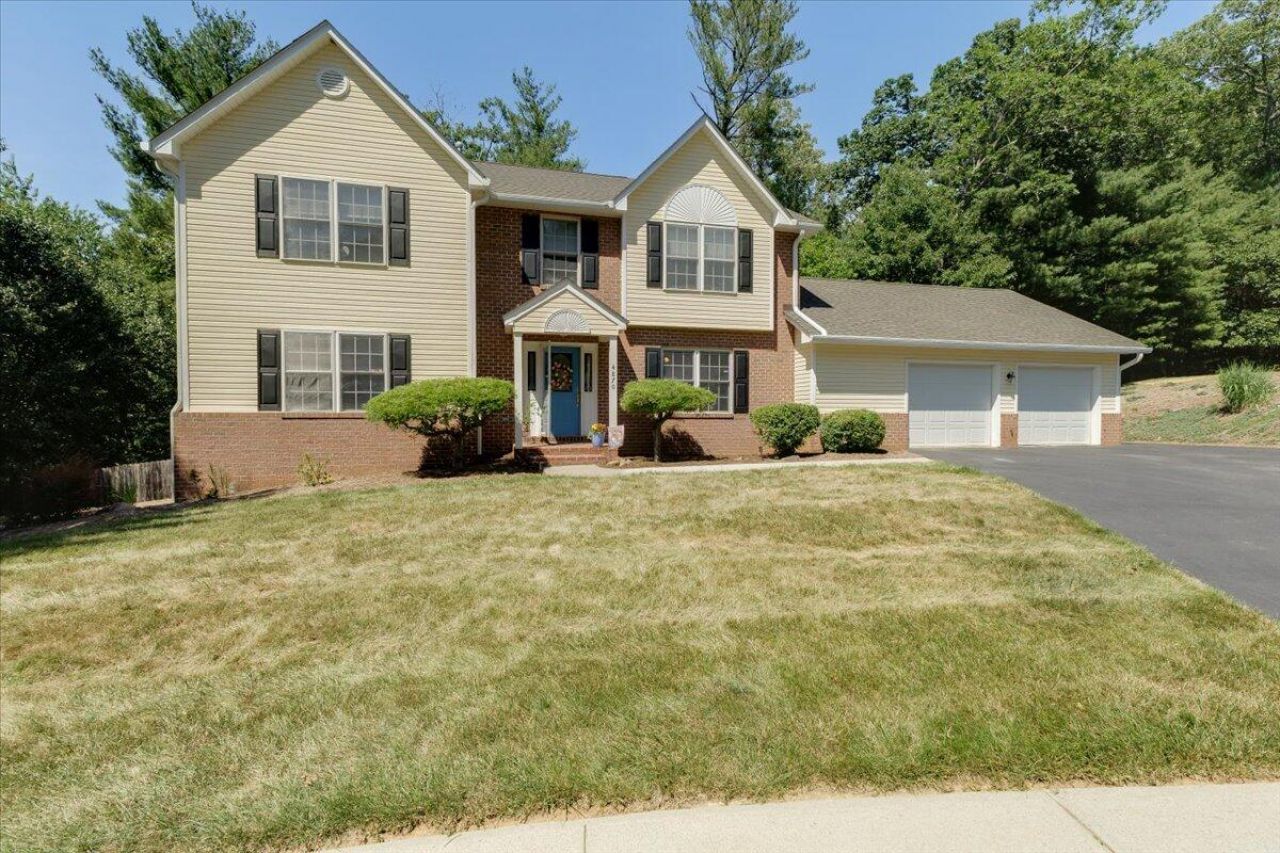 4870 Hickory Ridge Ct, Roanoke, VA 24018 Main Photo