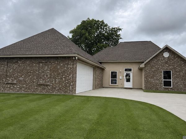 5753 Grand Dr, Baton Rouge, LA 70811