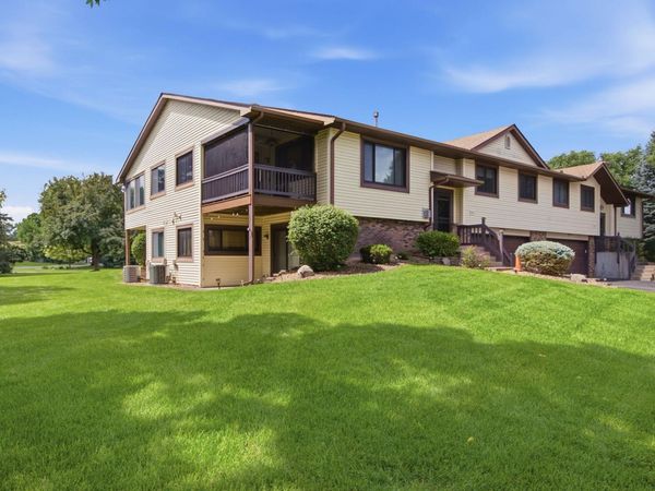5591 Donegal Drive, Shoreview, MN 55126