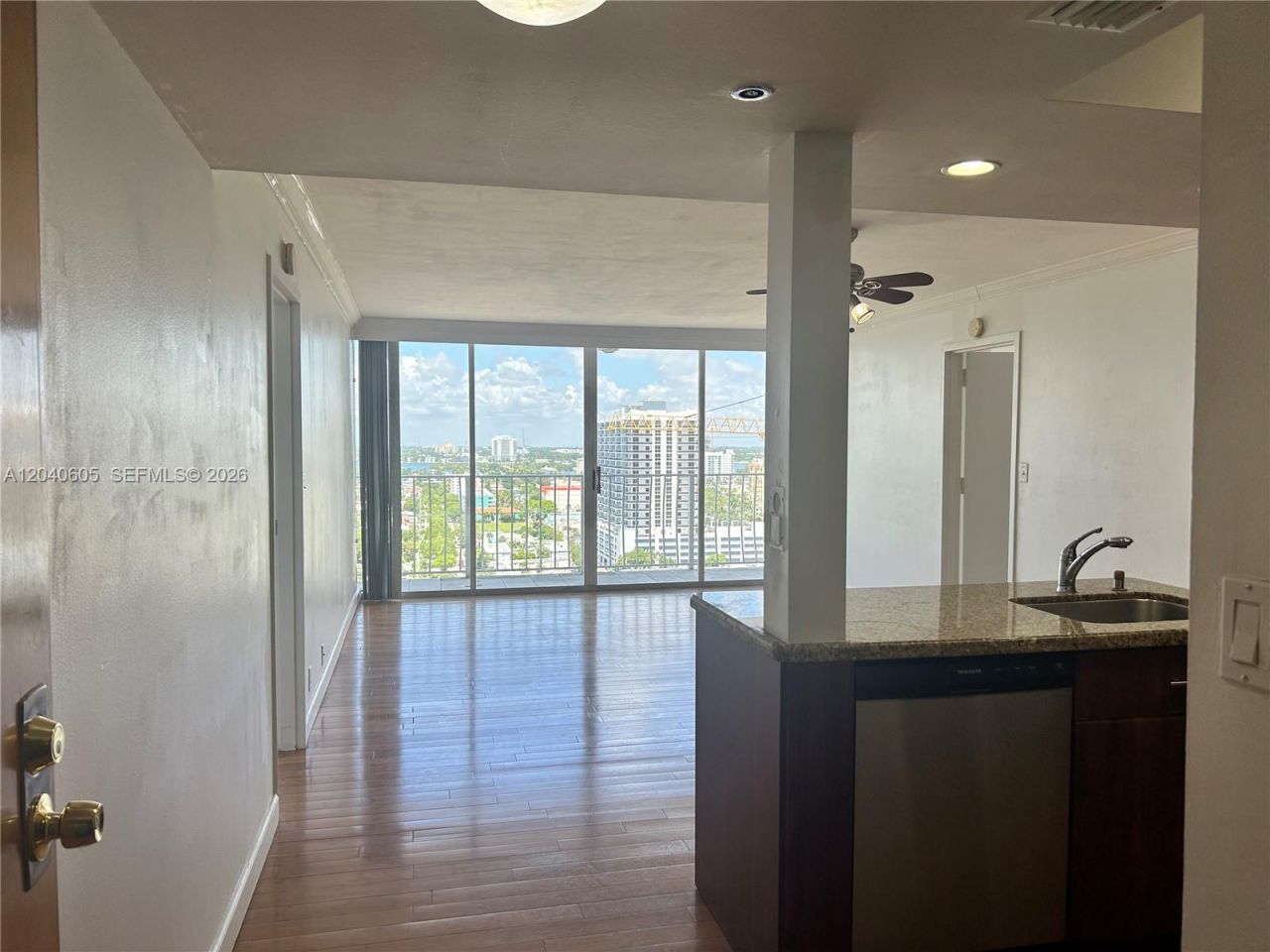 7601 E Treasure Dr, Unit 2104, North Bay Village, FL 33141 Photo