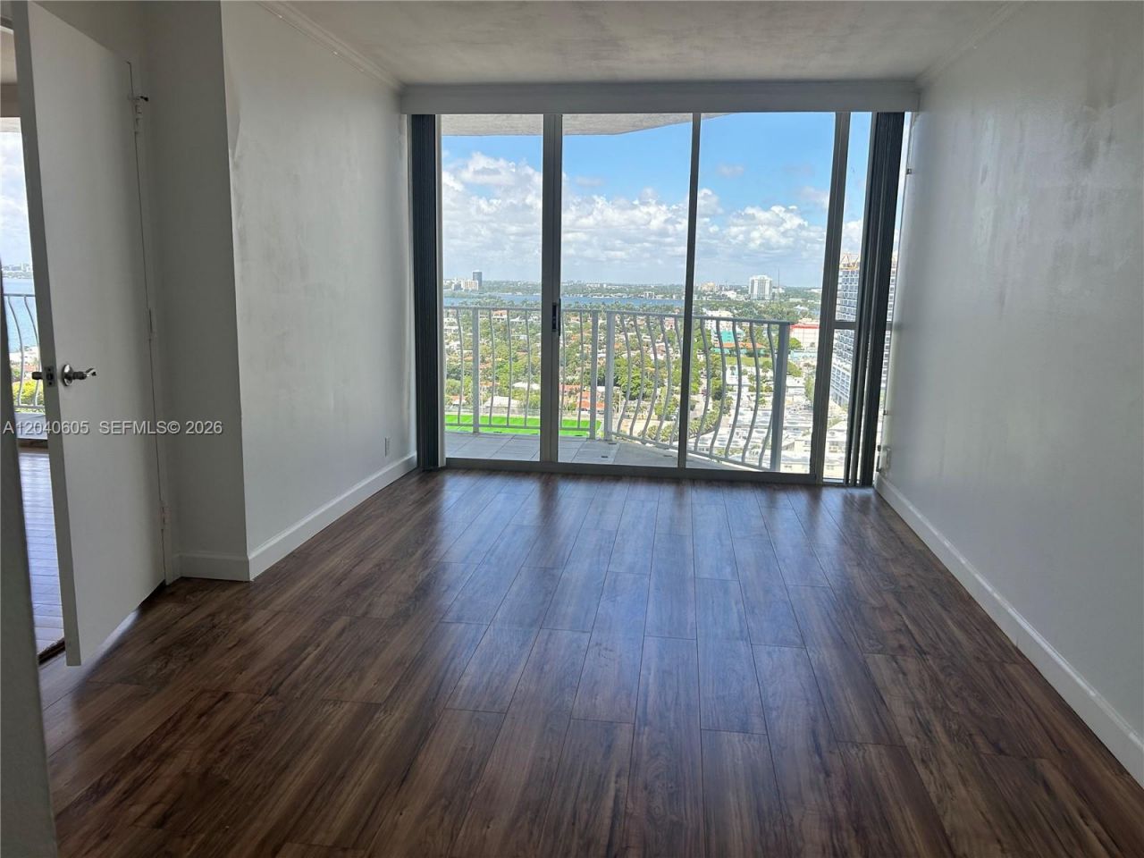 7601 E Treasure Dr, Unit 2104, North Bay Village, FL 33141 Photo
