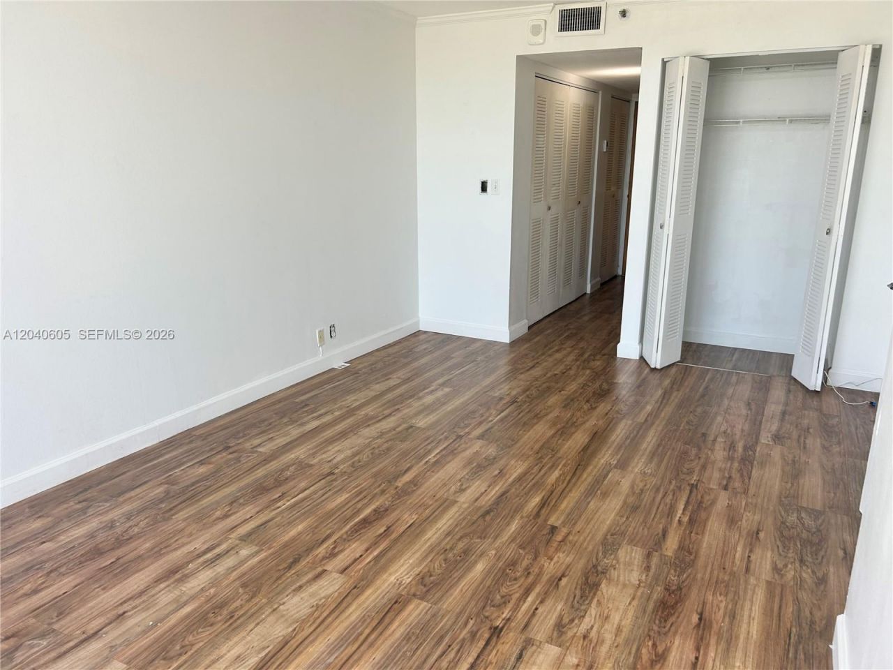 7601 E Treasure Dr, Unit 2104, North Bay Village, FL 33141 Photo