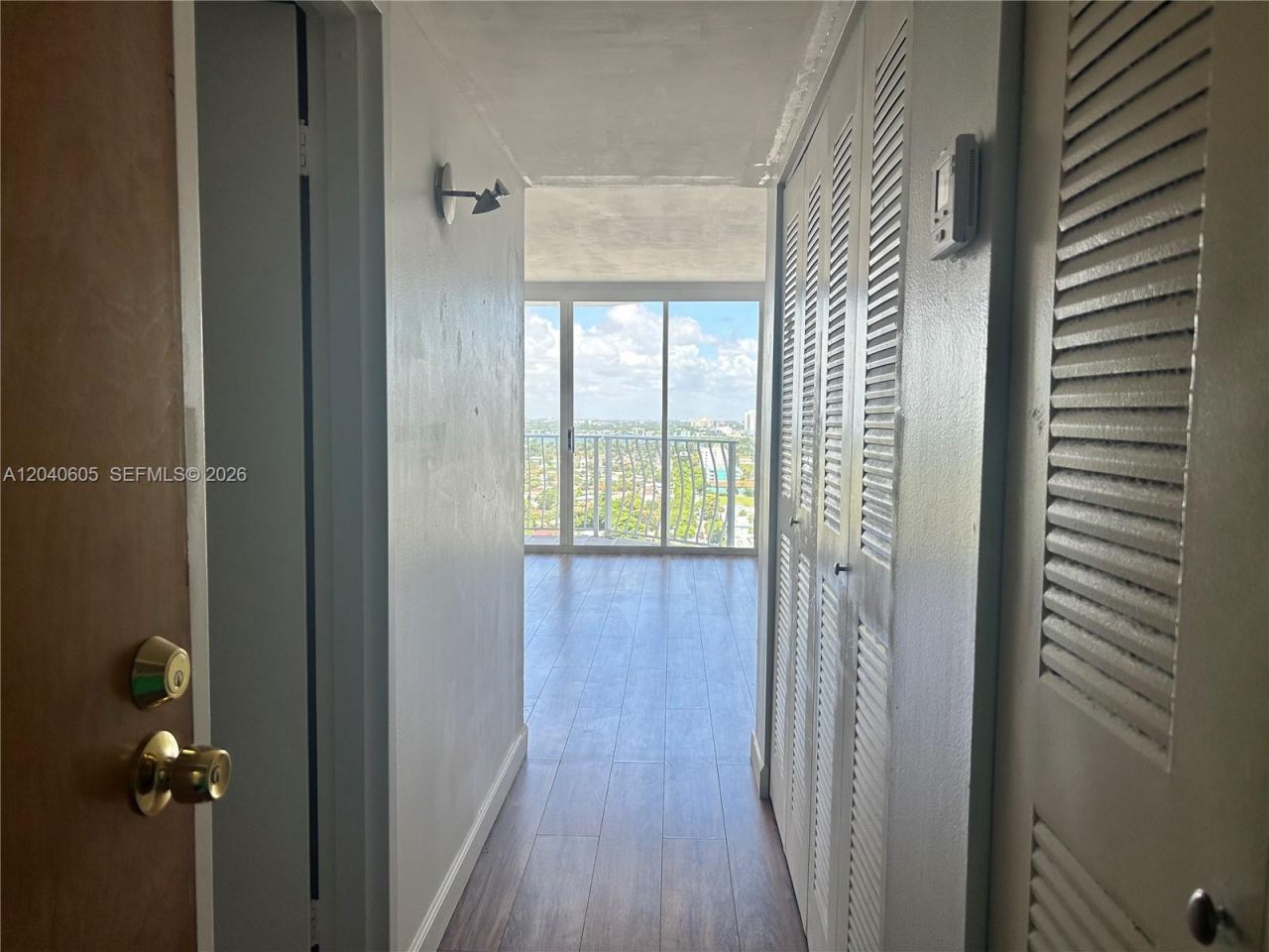 7601 E Treasure Dr, Unit 2104, North Bay Village, FL 33141 Photo
