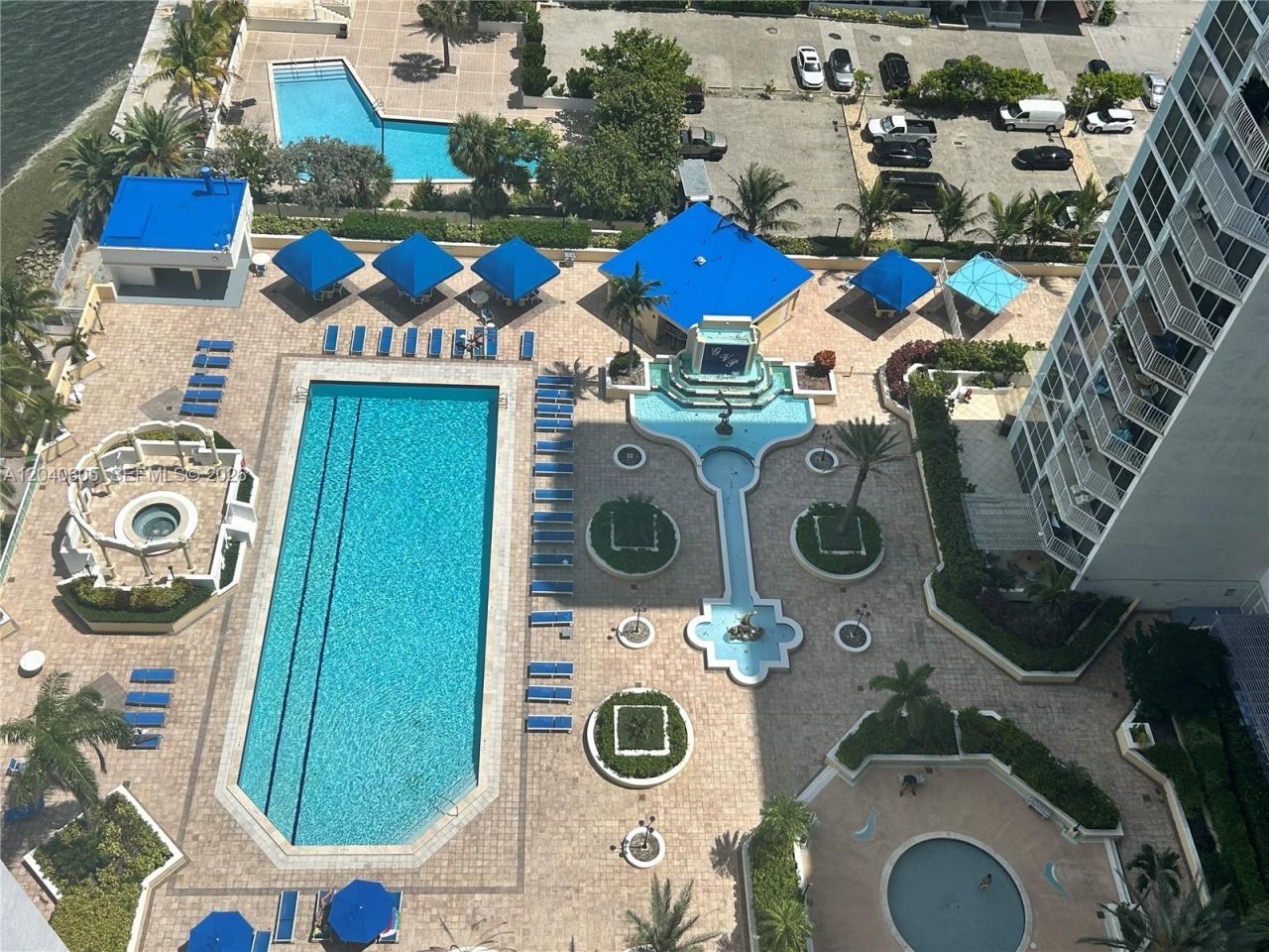 7601 E Treasure Dr, Unit 2104, North Bay Village, FL 33141 Photo