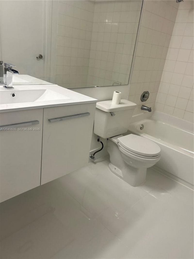 7601 E Treasure Dr, Unit 2104, North Bay Village, FL 33141 Photo