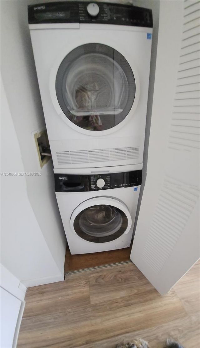7601 E Treasure Dr, Unit 2104, North Bay Village, FL 33141 Photo