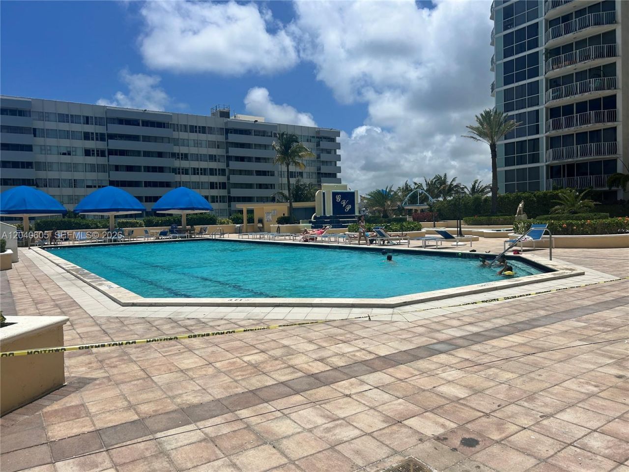 7601 E Treasure Dr, Unit 2104, North Bay Village, FL 33141 Photo