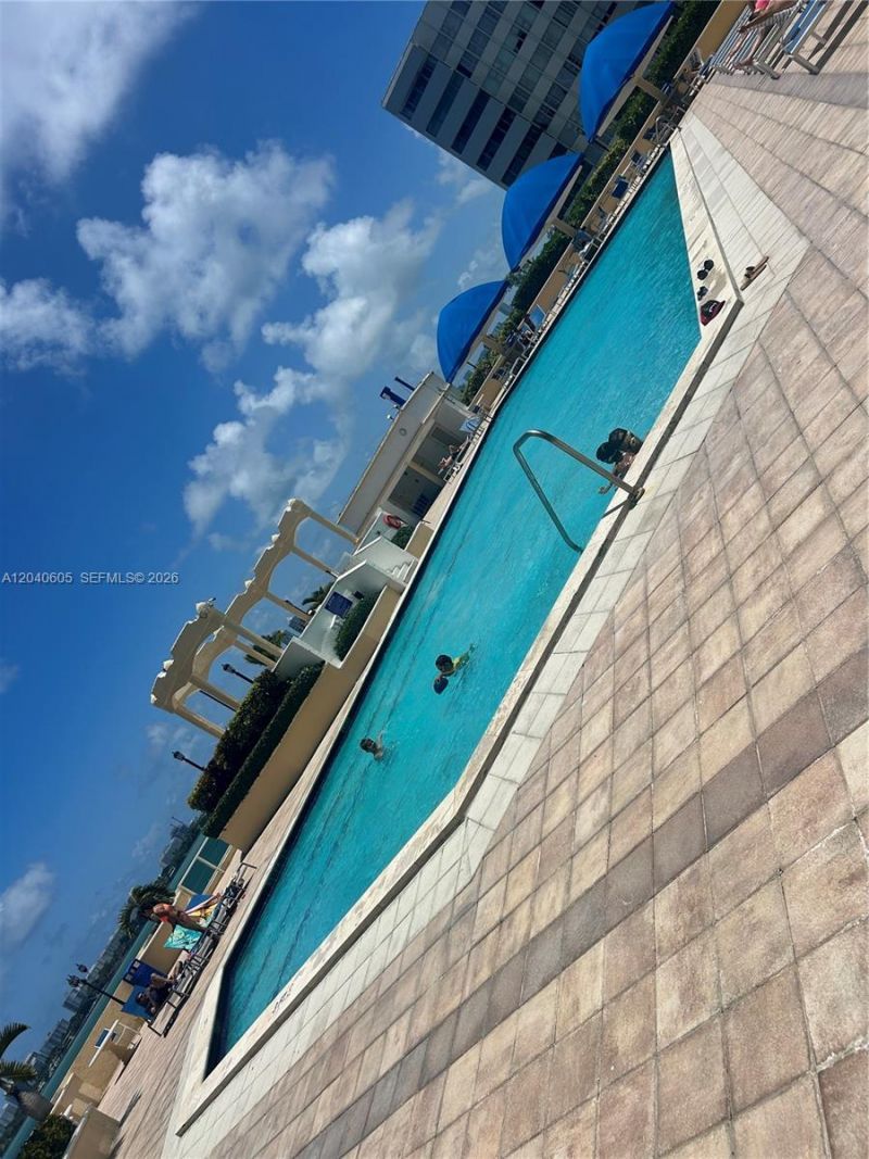 7601 E Treasure Dr, Unit 2104, North Bay Village, FL 33141 Photo