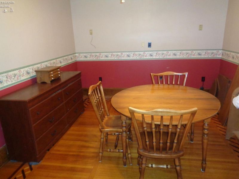 414 W Pearl Street, Willard, OH 44890 Photo 5