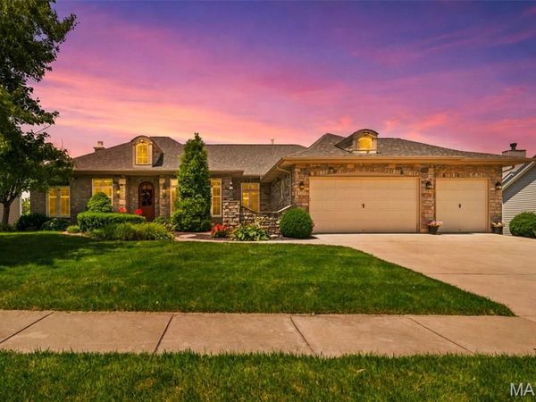 3105 Bear View Court, Wentzville, MO 63385