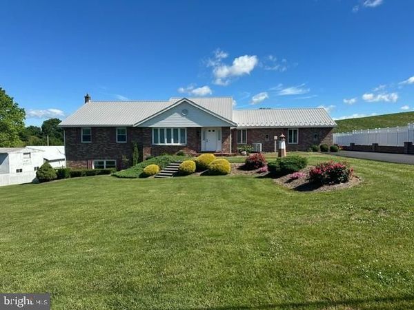1463 MAIN STREET , EAST EARL, PA 17519