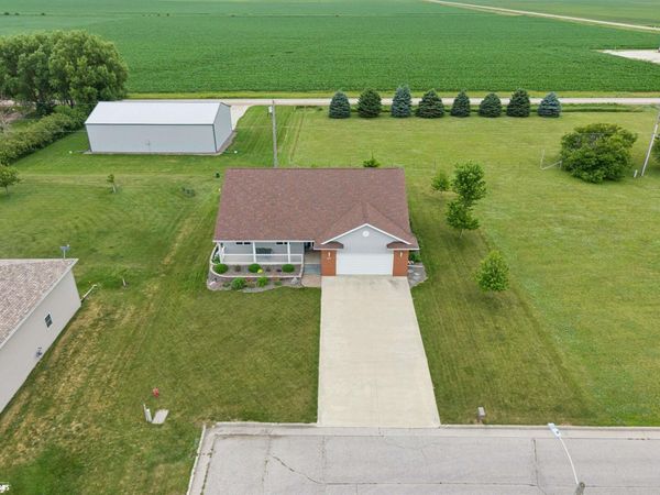 104 15TH Avenue S, Clarion, IA 50525