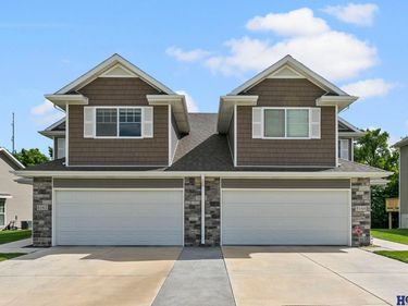 8162 Broken Ridge Drive, Lincoln, NE 68526