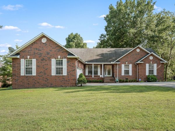 113 Stonegate Circle , Shelbyville, TN 37160