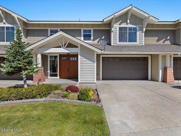 8786 N Avalanche LN , Hayden, ID 83835
