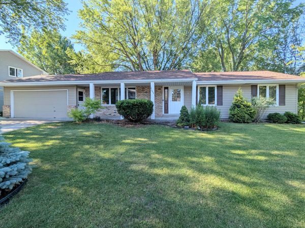 6065 Oakwood Road, Woodbury, MN 55125