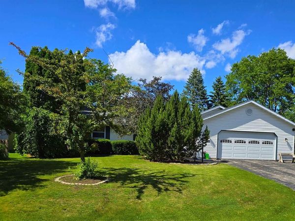 1430 SILVERWOOD LANE, Neenah, WI 54956