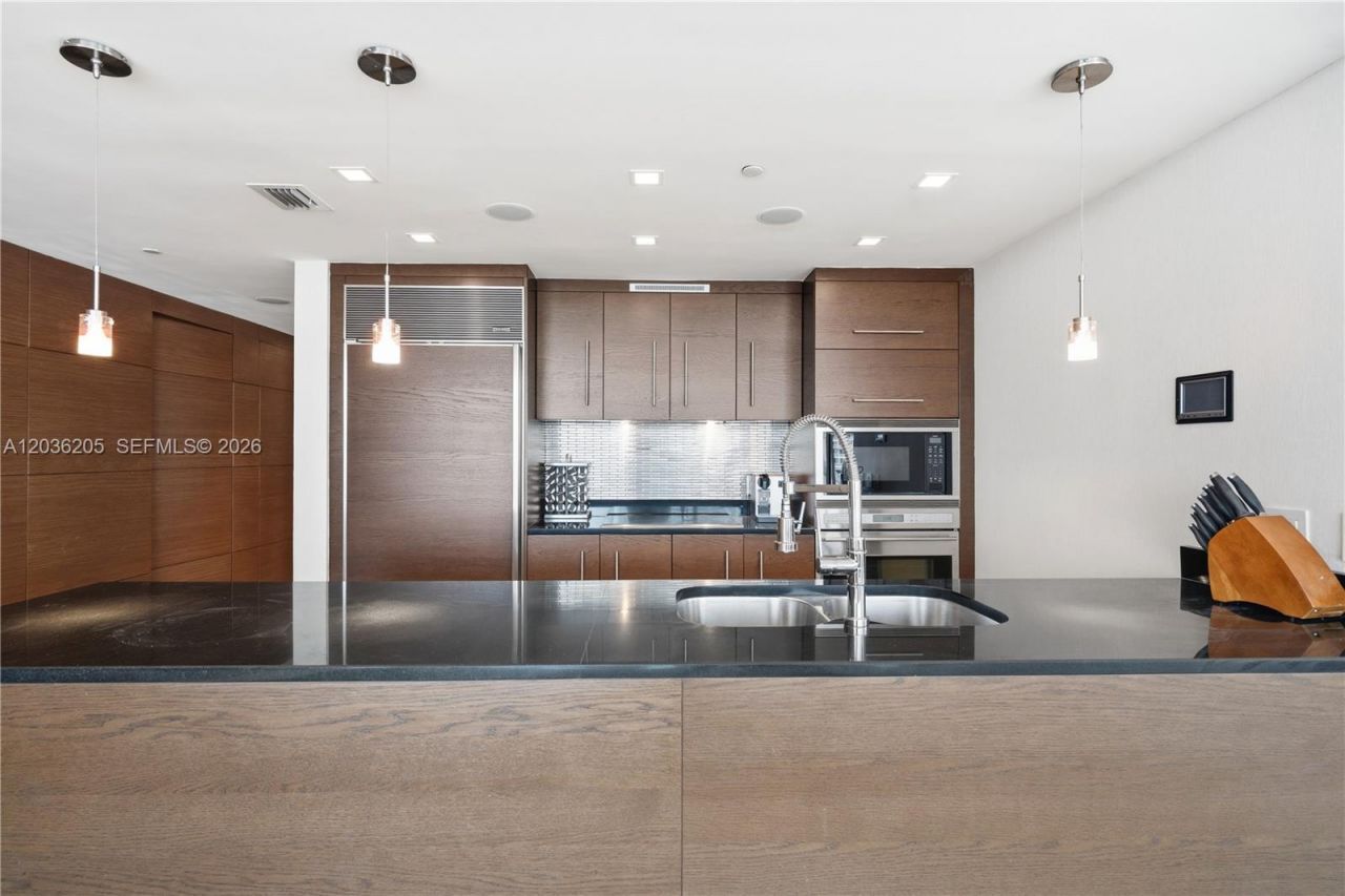465 Brickell Ave, Unit 2101, Miami, FL 33131 Photo