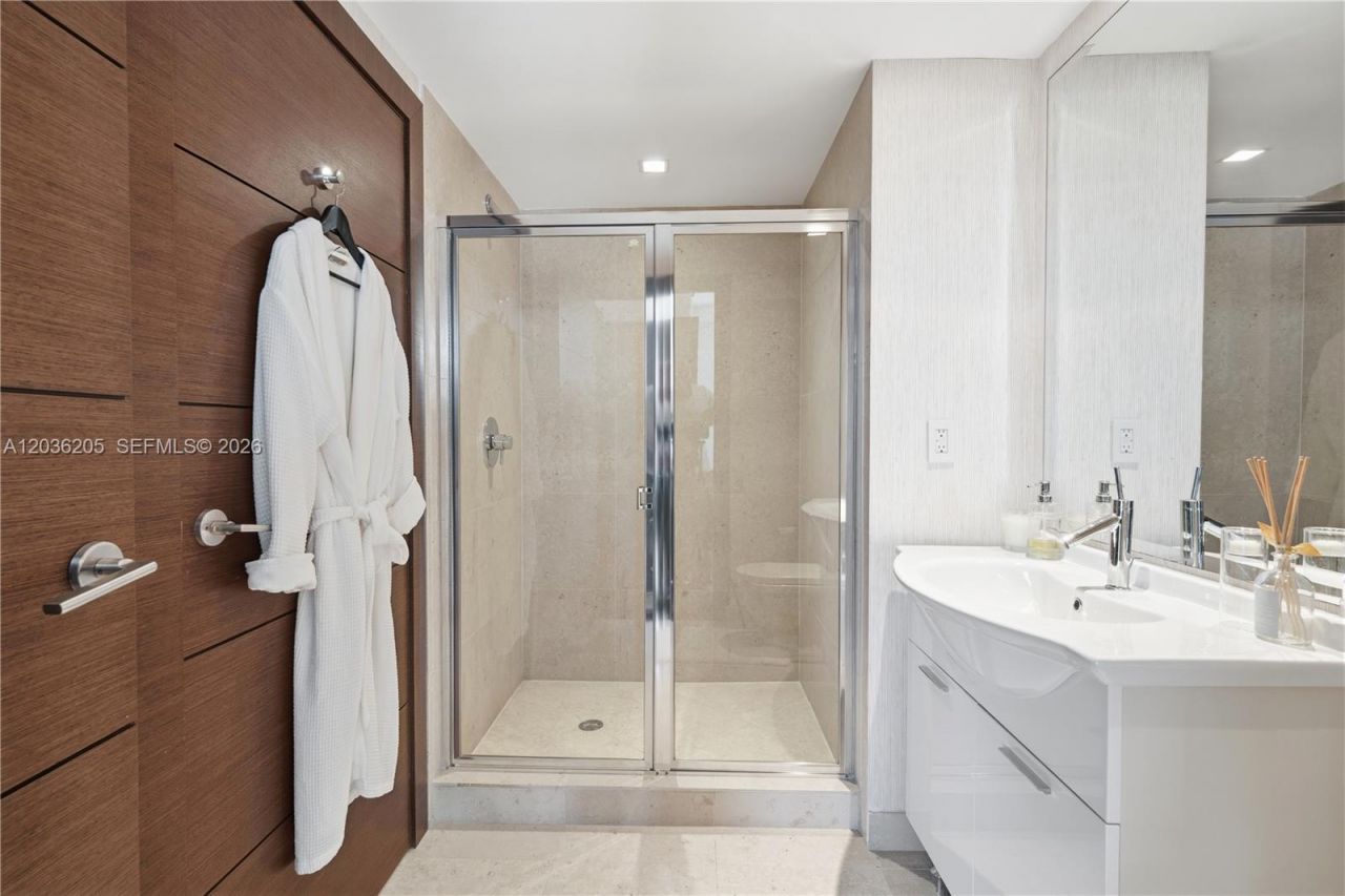 465 Brickell Ave, Unit 2101, Miami, FL 33131 Photo