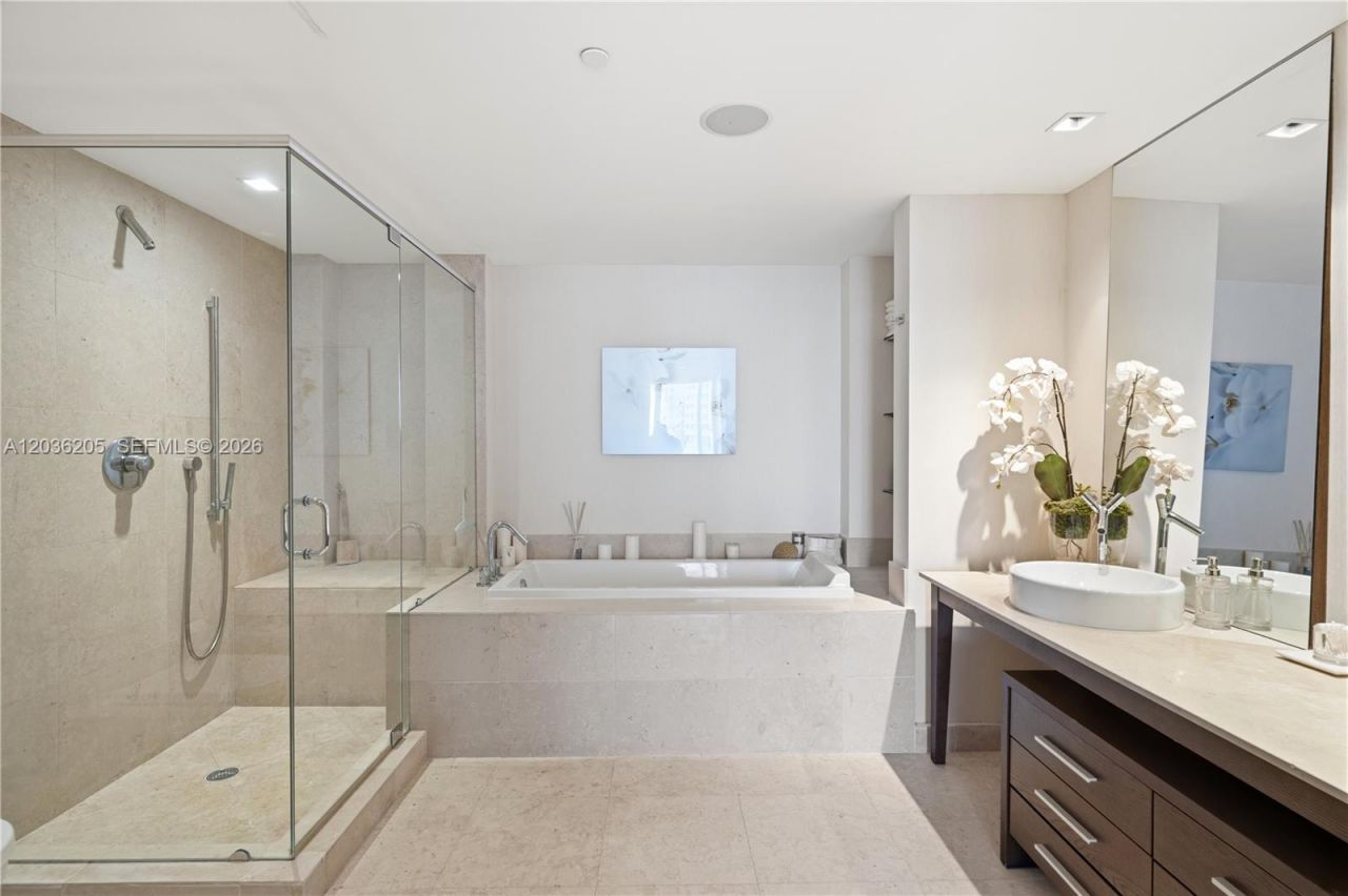 465 Brickell Ave, Unit 2101, Miami, FL 33131 Photo
