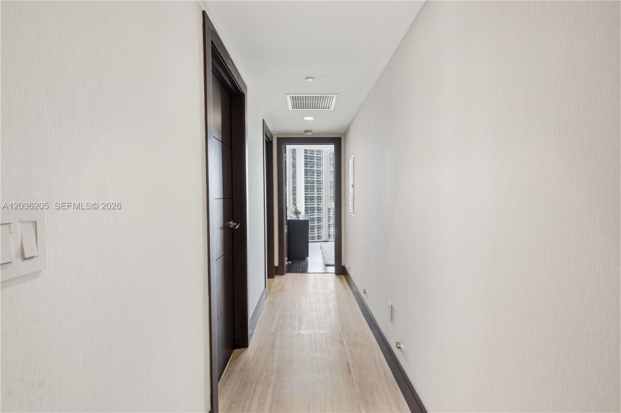 465 Brickell Ave, Unit 2101, Miami, FL 33131 Photo