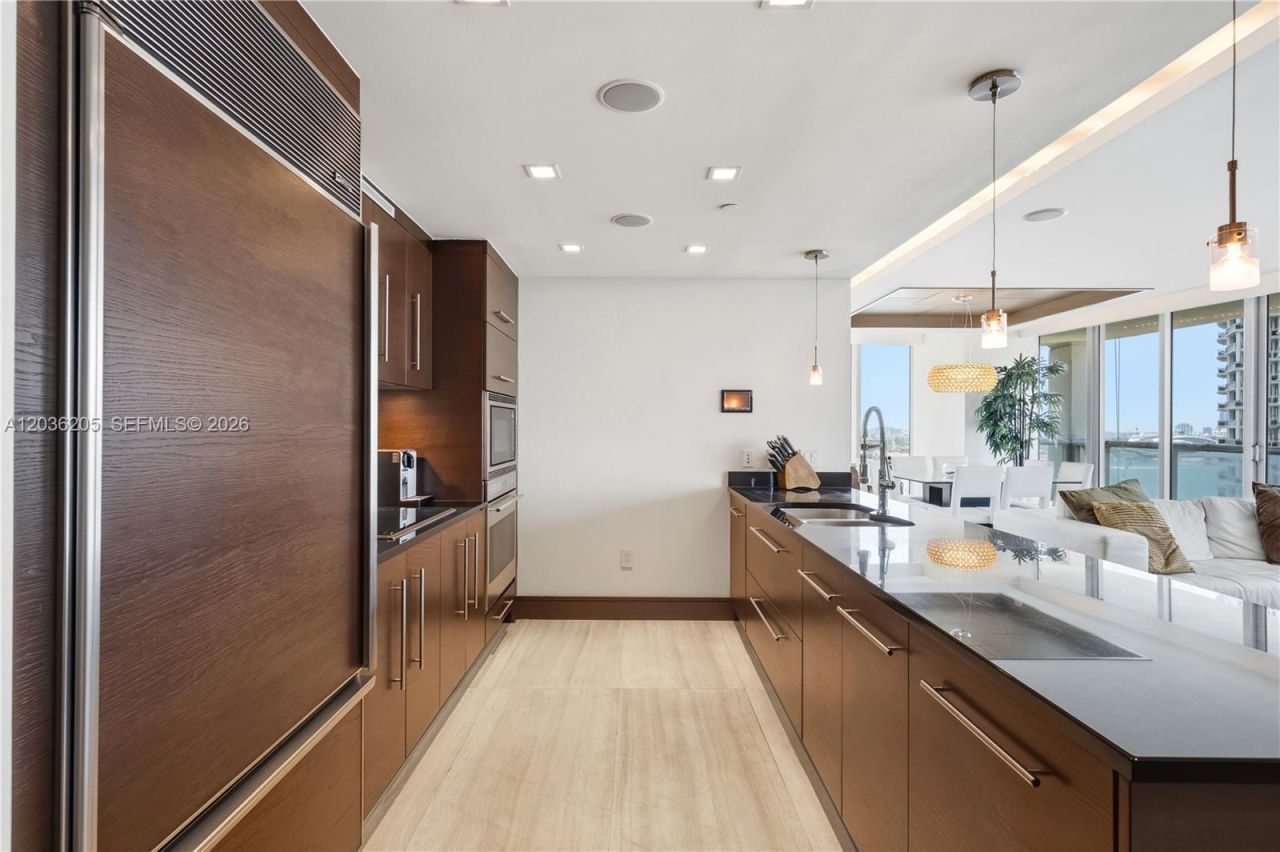 465 Brickell Ave, Unit 2101, Miami, FL 33131 Photo